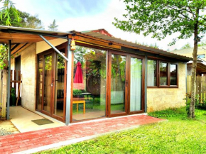 House & Yard Sesil M 110m to beach Kaprovani